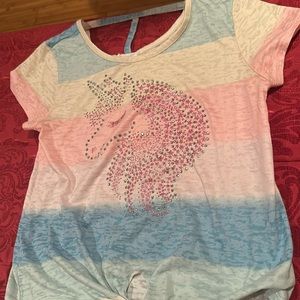Preowned. Only worn a few times Girls unicorn extra large shirt